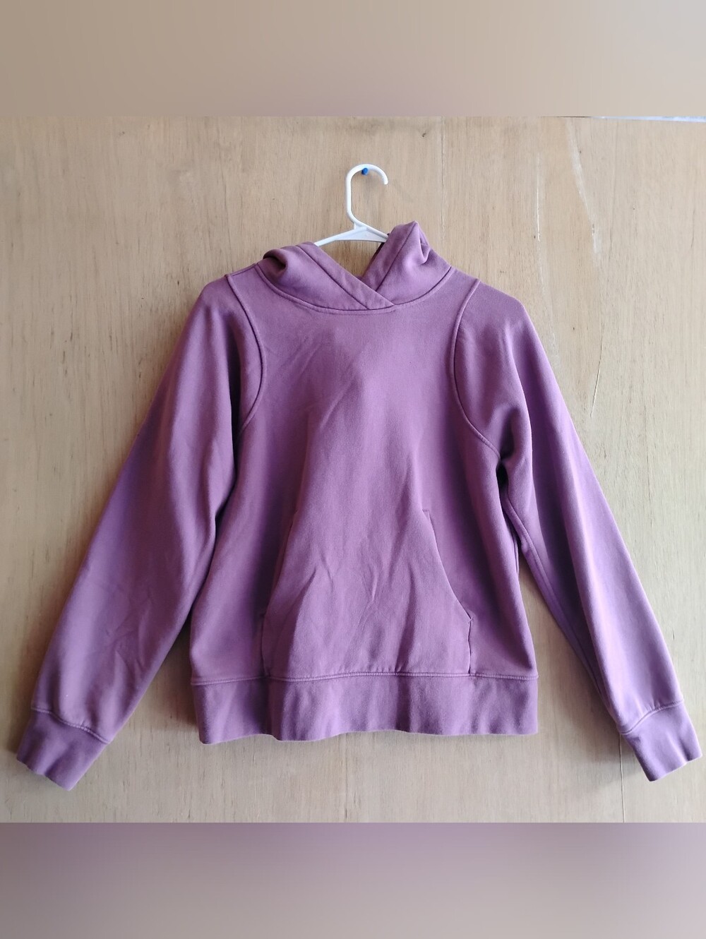 lululemon athletica mauve crewneck pullover hoodie